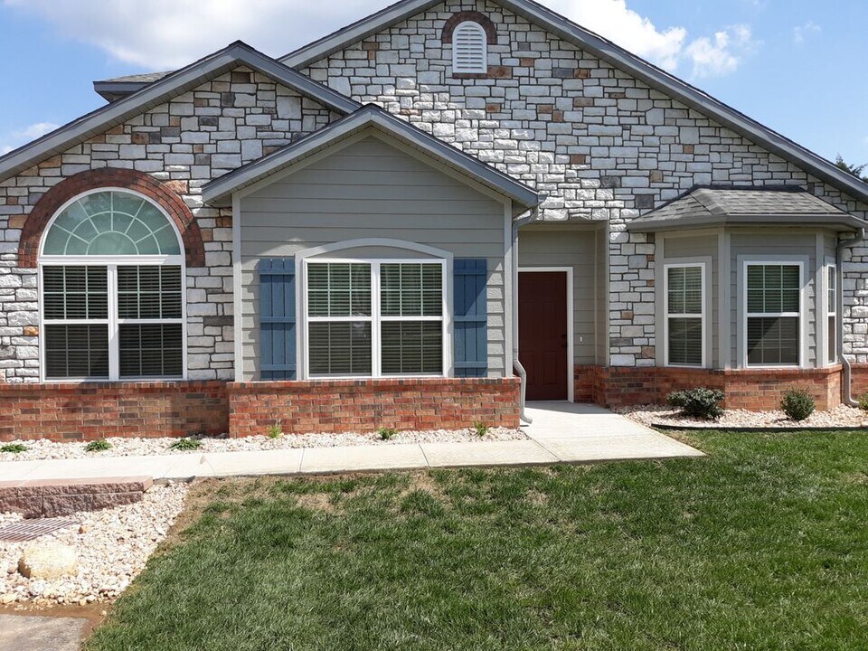 136 R. de Villas Cir in Branson, MO - Building Photo
