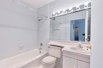 303 E 56th St in New York, NY - Building Photo - Building Photo