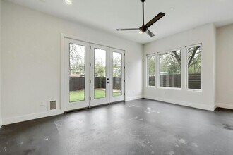 918 Cardinal Ln in Austin, TX - Building Photo - Building Photo