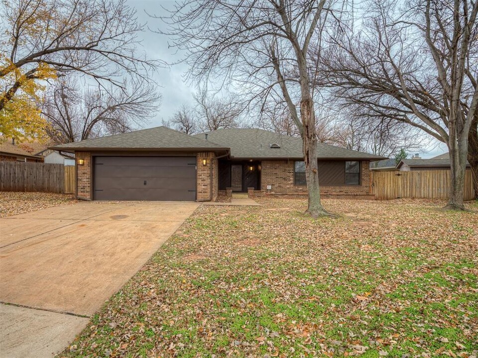 128 Pueblo in Edmond, OK - Building Photo