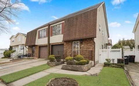 24 Von Braun Ave in Staten Island, NY - Building Photo