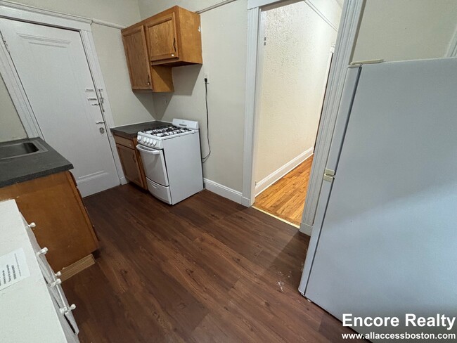 27 Ransom Rd, Unit 9