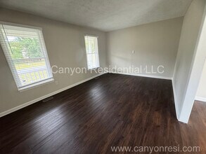 6615 Burgenfield Dr in Fayetteville, NC - Building Photo - Building Photo