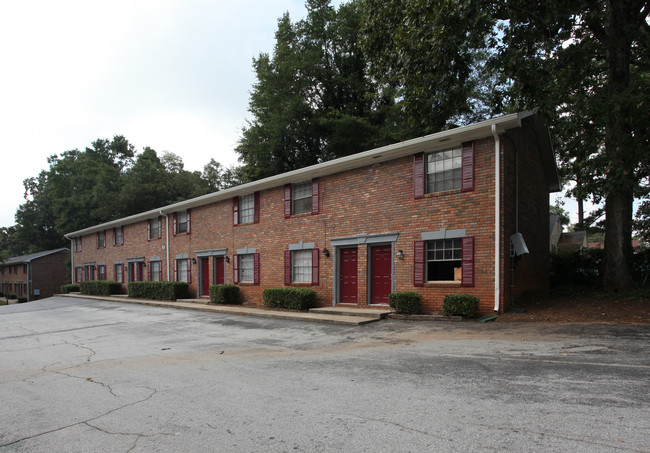 Fox Trail Townhomes in Clarkston, GA - Building Photo - Building Photo