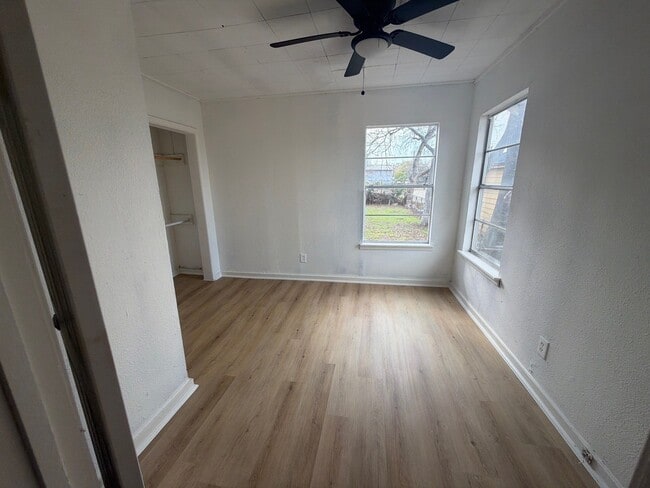 property at 121 N Spooner St