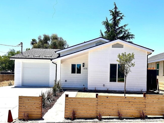 1675 University Dr in Pasadena, CA - Building Photo - Building Photo