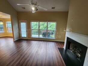 1624 Oak Trace Cir in Grayson, GA - Building Photo - Building Photo