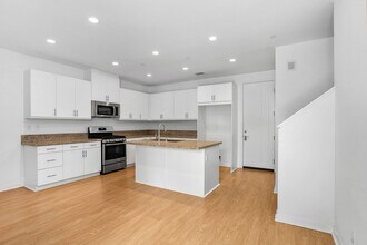 81 Savannah in Lake Forest, CA - Building Photo - Building Photo