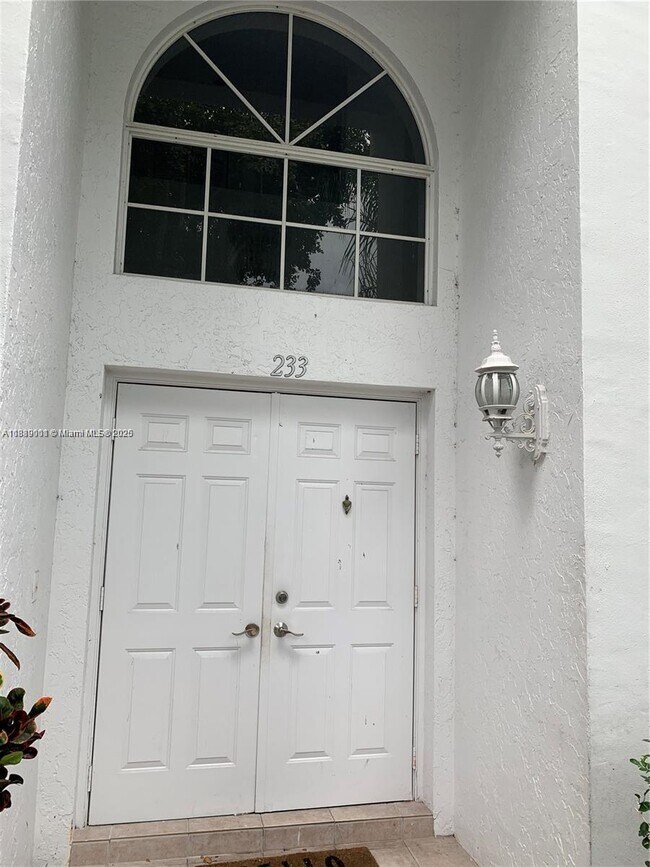 233 NE 212th Terrace in Miami, FL - Building Photo - Building Photo