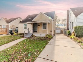 8126 Standard St in Center Line, MI - Building Photo