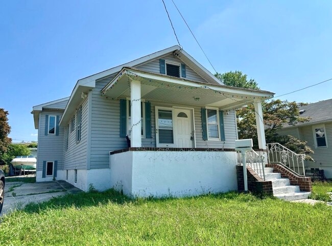 property at 28 W Buckingham Ave