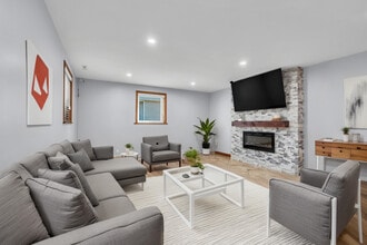 1665 S Elm St in Des Plaines, IL - Building Photo - Building Photo
