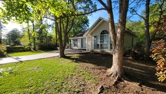 1317 Jasmine St in Mandeville, LA - Building Photo