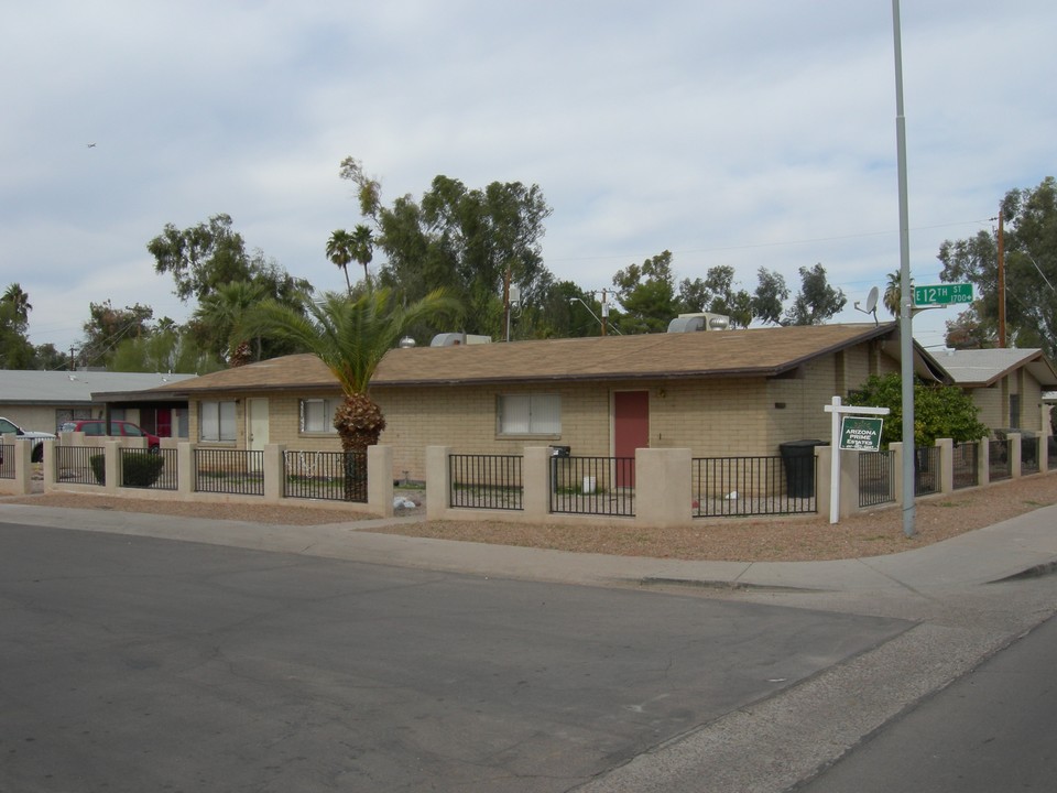 1122 S McClintock Dr in Tempe, AZ - Building Photo