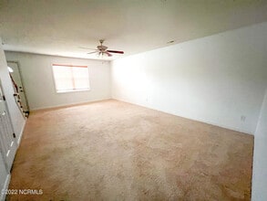 242 Smallwood Rd in Hubert, NC - Building Photo - Building Photo