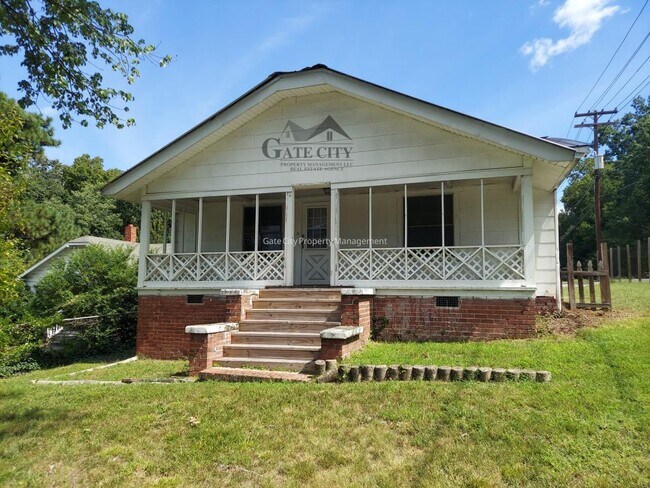property at 1600 N Hamilton St