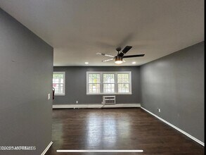 364 Westwood Ave, Unit 78 in Long Branch, NJ - Foto de edificio - Building Photo