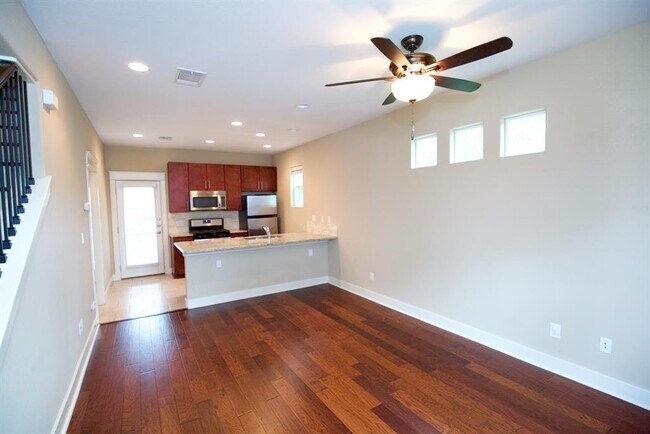 1800 Richcreek Rd in Austin, TX - Building Photo - Building Photo