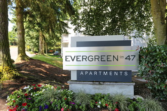 Evergreen on 47 in Everett, WA - Building Photo - Building Photo