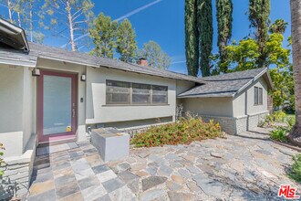 16811 Escalon Dr in Los Angeles, CA - Building Photo - Building Photo