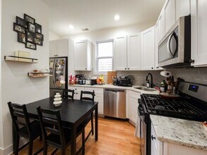 3637 N Paulina St, Unit CH2 in Chicago, IL - Building Photo - Building Photo