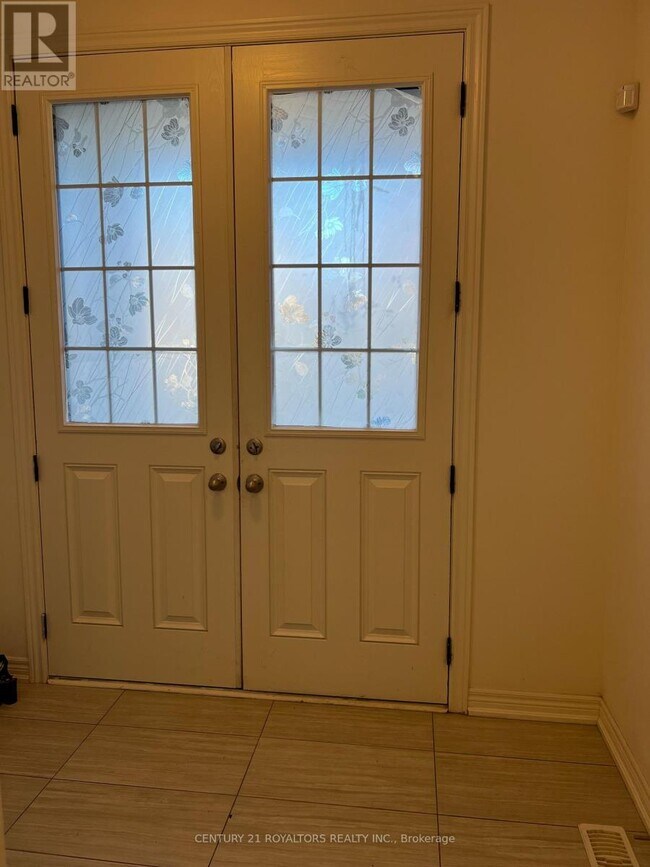 12 Foliage Dr in Brampton, ON - Building Photo - Building Photo