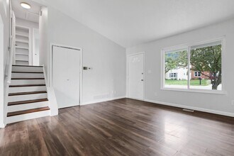 1683 Ringfield Dr in Galloway, OH - Building Photo - Building Photo