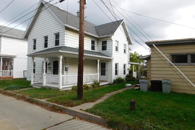 2 Florence Ave in Binghamton, NY - Building Photo - Building Photo