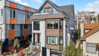 804 N Motor Pl in Seattle, WA - Building Photo - Building Photo