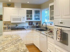 1622 SW Country Club Pl in Corvallis, OR - Building Photo - Building Photo