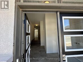 77 Mckernan Ave. in Brantford, ON - Building Photo - Building Photo