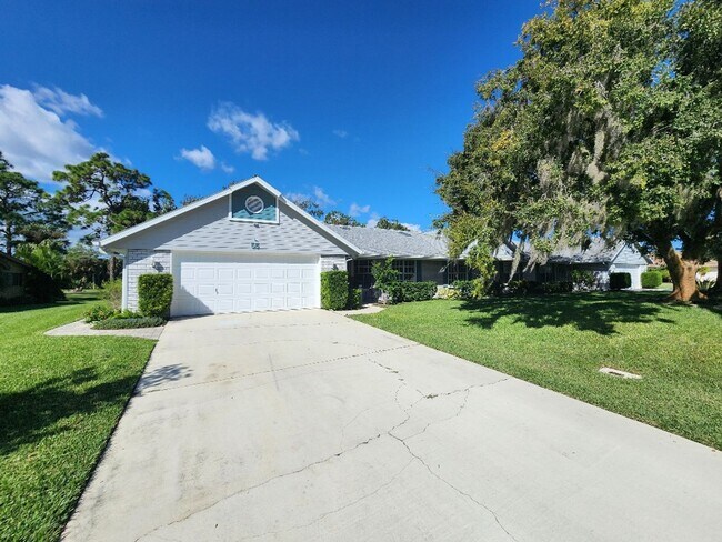 55 Lake Fairgreen Cir in New Smyrna Beach, FL - Building Photo - Building Photo