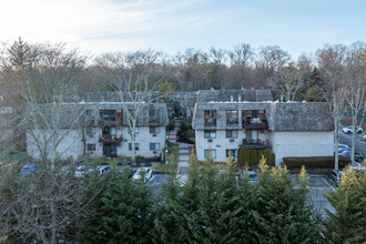 Scarsdale Meadows in Scarsdale, NY - Foto de edificio - Building Photo