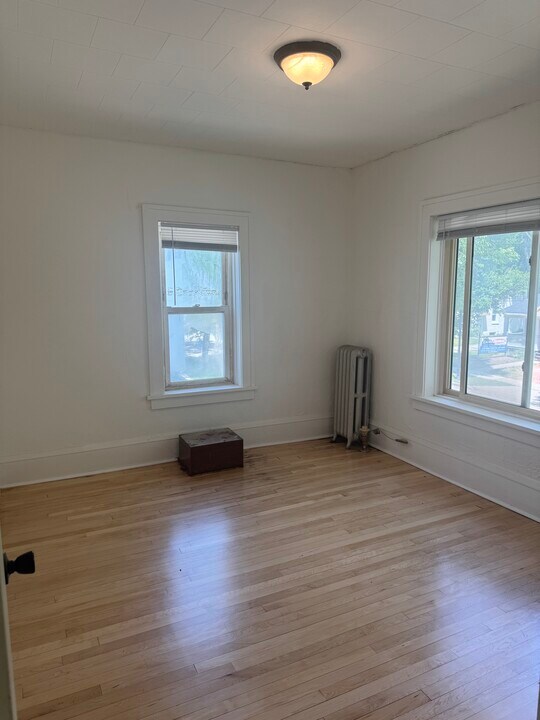 W180S7705 Pioneer Dr, Unit 1 in Muskego, WI - Building Photo
