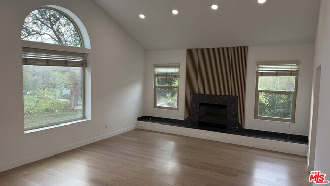 24228 Dry Canyon Cold Creek Rd in Calabasas, CA - Building Photo - Building Photo