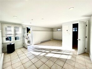 106 Limewood Ave in Branford, CT - Building Photo - Building Photo