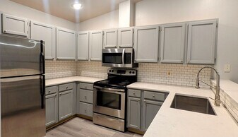 11325 19th Ave SE in Everett, WA - Building Photo