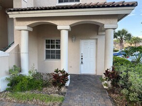5660 NW 115th Ct in Doral, FL - Building Photo - Building Photo