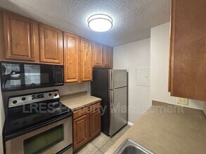 5992 Westgate Dr in Orlando, FL - Building Photo - Building Photo