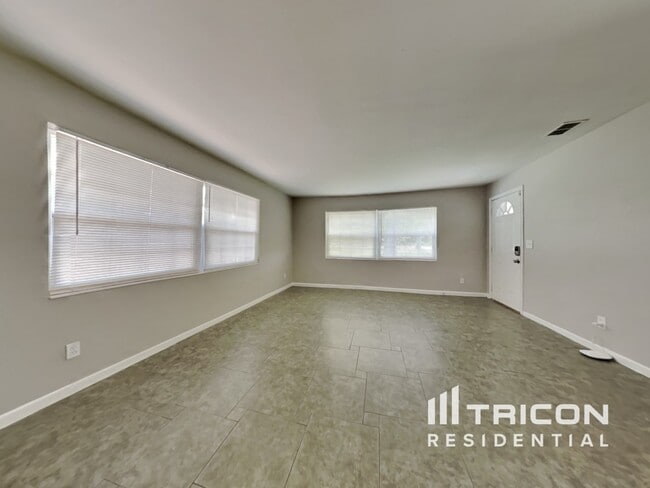 1732 Old Coachman Rd. in Clearwater, FL - Building Photo - Building Photo