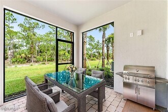 4286 Sonoma Oaks Dr in Naples, FL - Building Photo - Building Photo