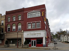 260 W Main St in Monongahela, PA - Foto de edificio - Building Photo