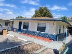 1451 NW 20th Ct in Fort Lauderdale, FL - Foto de edificio - Building Photo