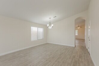 4715 W Harwell Rd in Phoenix, AZ - Building Photo - Building Photo