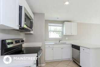 2937 Maiden Ln in Sarasota, FL - Foto de edificio - Building Photo