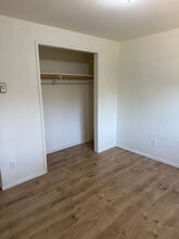 64 Park St in Lebanon, OR - Foto de edificio - Building Photo