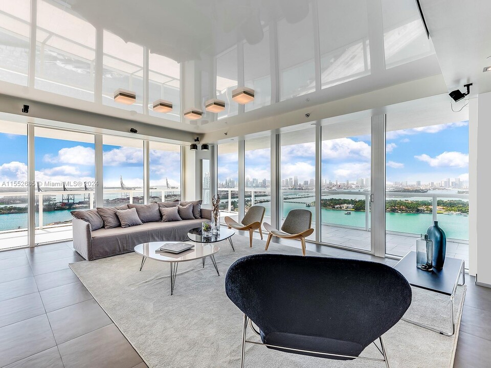 450 Alton Rd, Unit 2901 in Miami Beach, FL - Building Photo