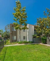 311 Weston Cir in Vista, CA - Building Photo