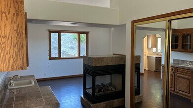 18605 Castle Lake Dr in Morgan Hill, CA - Building Photo - Building Photo
