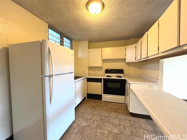 2001 Aupuni St in Honolulu, HI - Building Photo - Building Photo